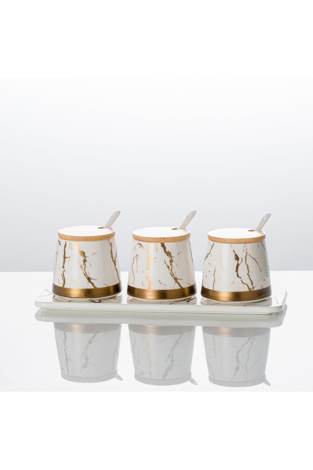 Set 3 Recipiente Condimente din porțelan, Capace Bambus și Tavă suport - Marble Collection