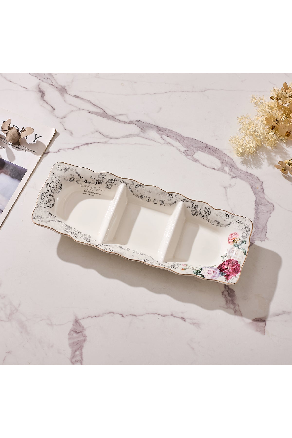 Platou compartimentat 3 secțiuni porțelan model floral vintage, 27 x 14.5 cm