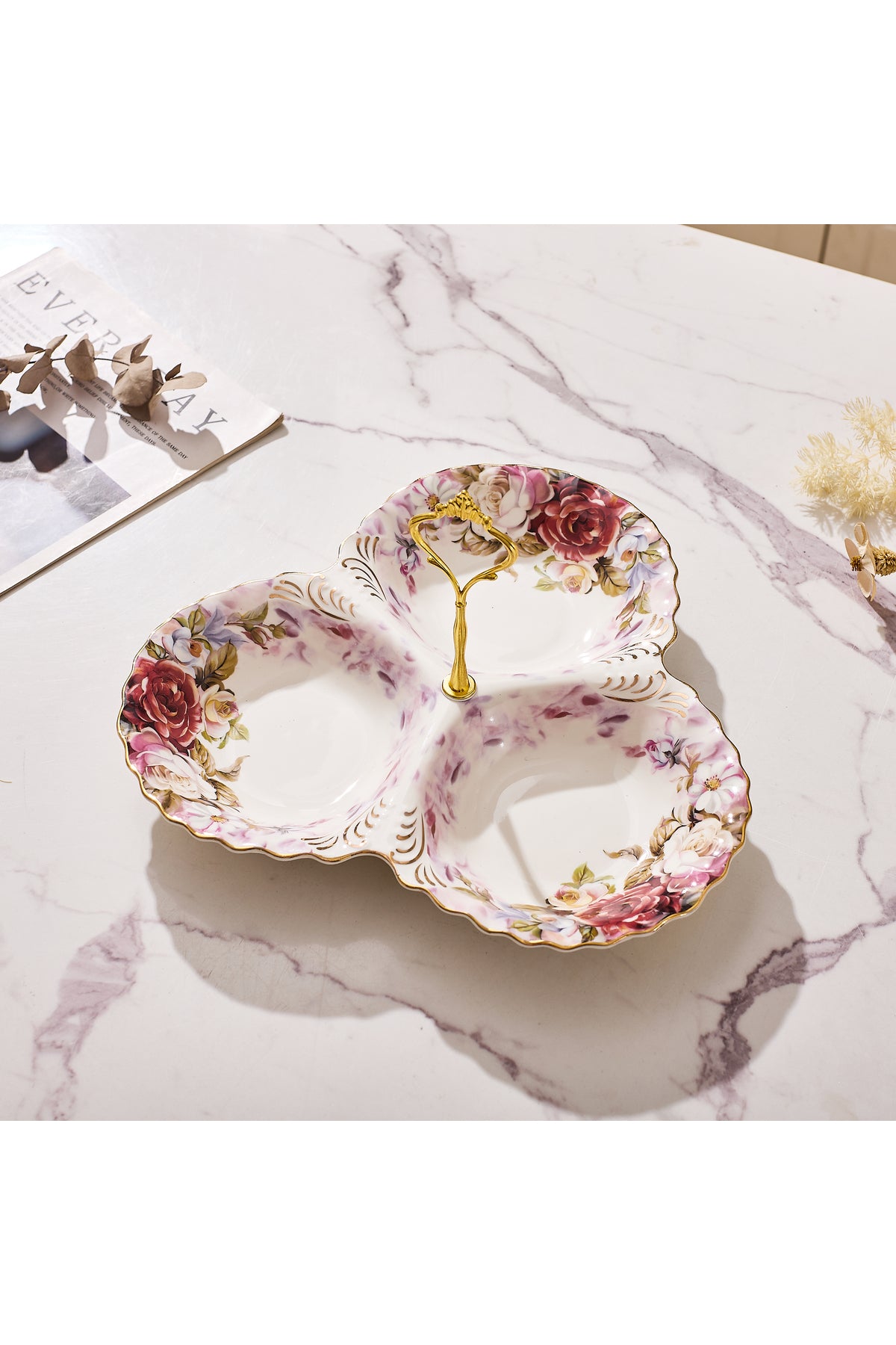 Platou compartimentat 3 secțiuni porțelan, model floral vintage, mâner auriu