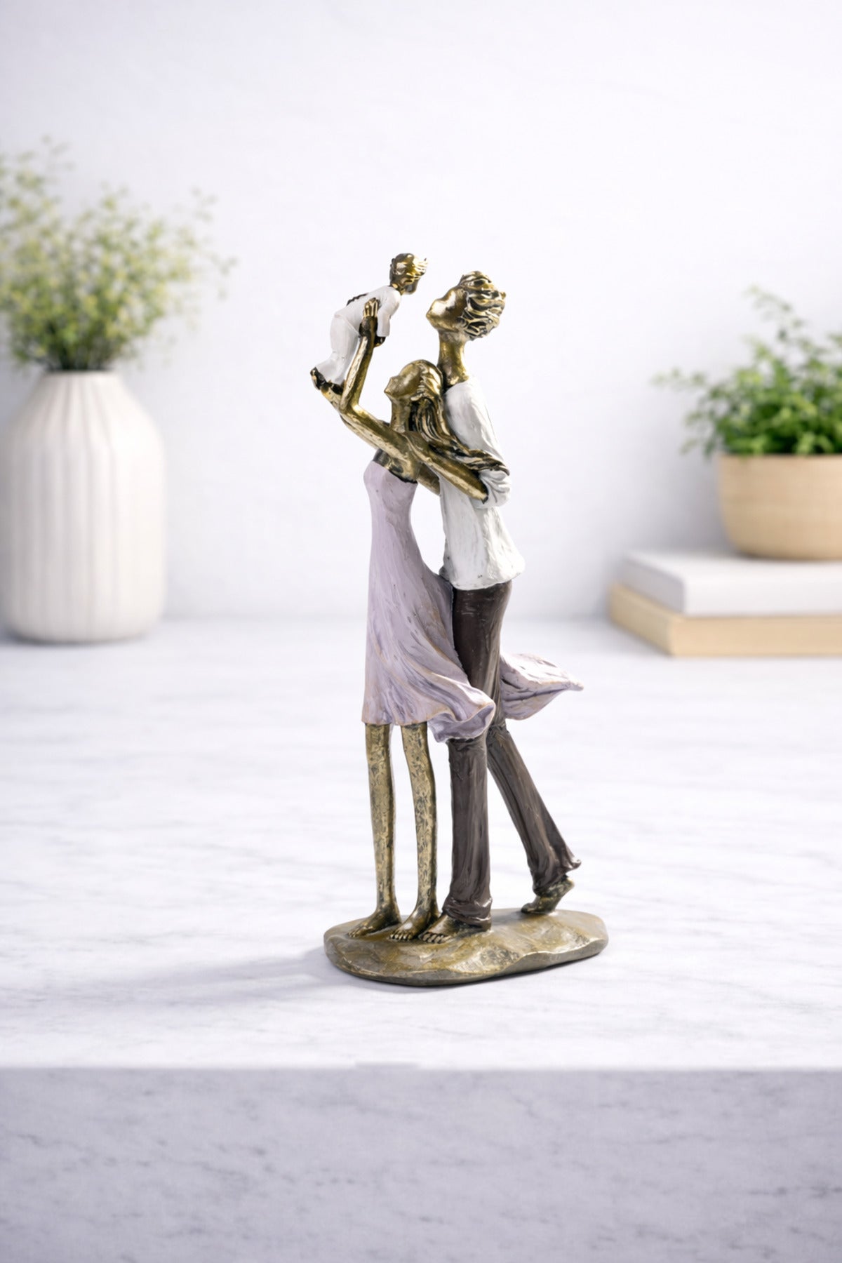 Figurină decorativă familie cu copil, statuetă romantică 35.5 cm