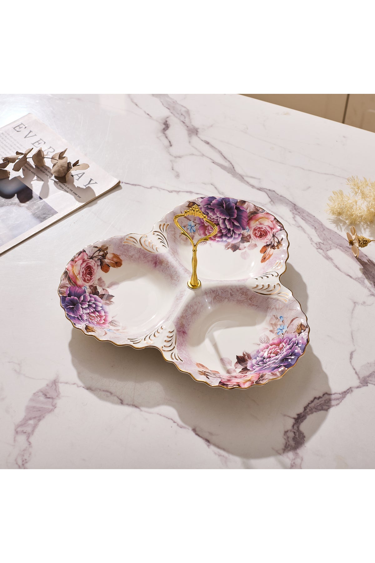Platou compartimentat 3 secțiuni porțelan, model floral vintage, mâner auriu
