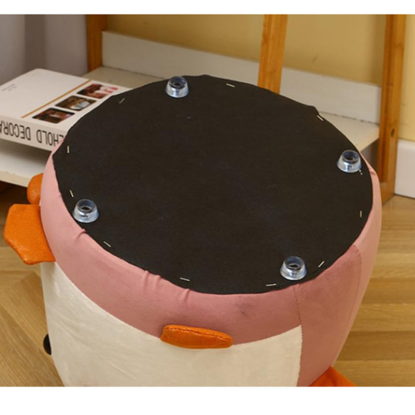 Taburet copii tip pinguin, lemn masiv, sezut confortabil, cu maner, practic si elegant