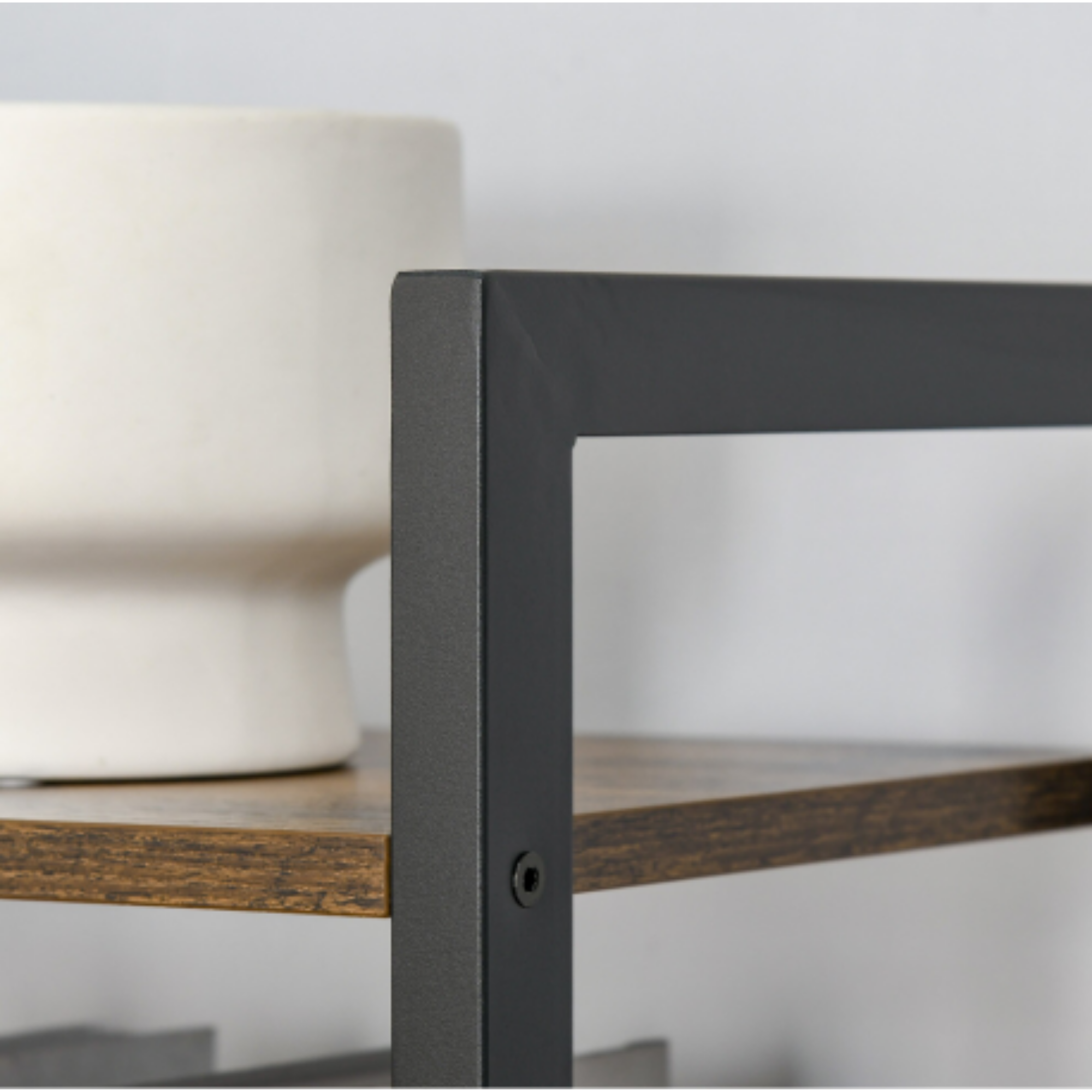 Raft de Colt cu 5 Polite, Cadru Metalic si Rafturi Aspect Lemn, Industrial Scandinav, 29 x 24 x 151 cm, Maro Rustic / Negru